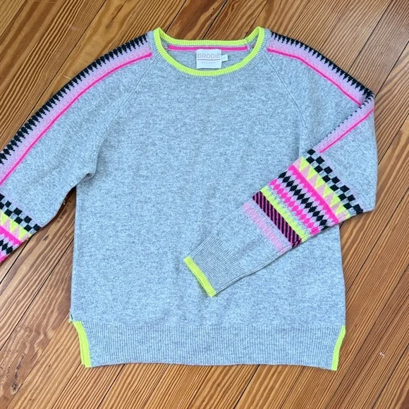 Brodie Cashmere gray sweater with pink, green and black geometric pattern. Small - Picture 2 of 5